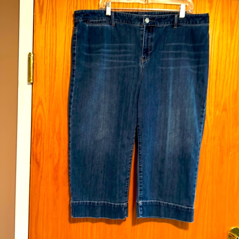 Chicos Platinum Crop wide leg jeans size 3.5 or 18